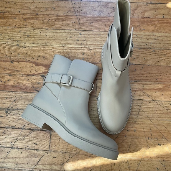 Vince Tan Waterproof  Leather Boots Size 9.5 - Picture 1 of 5